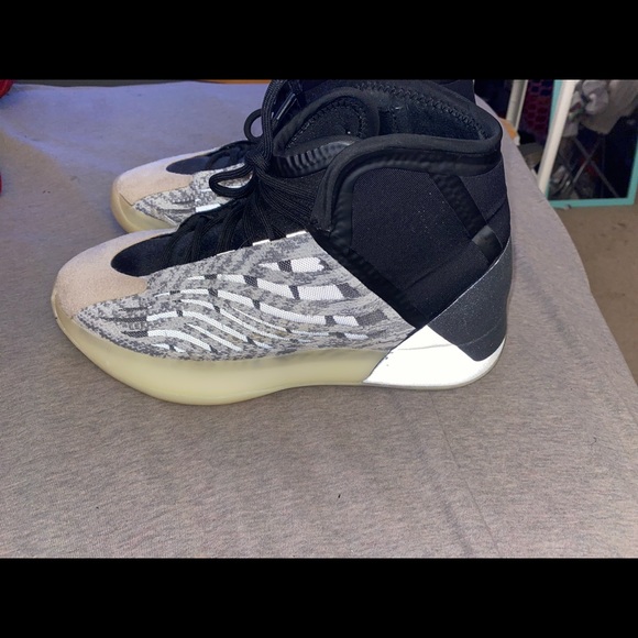 adidas yeezy quantum - Picture 6 of 7
